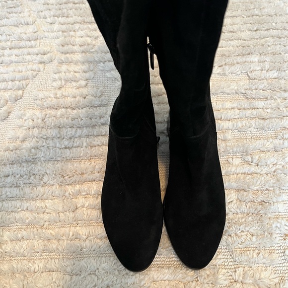 Black suede Vince Camuto size 7, never worn knee-high boots - Picture 3 of 8